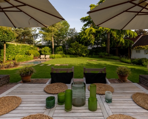 Prachtig uitzicht over de tuin vanuit het terras